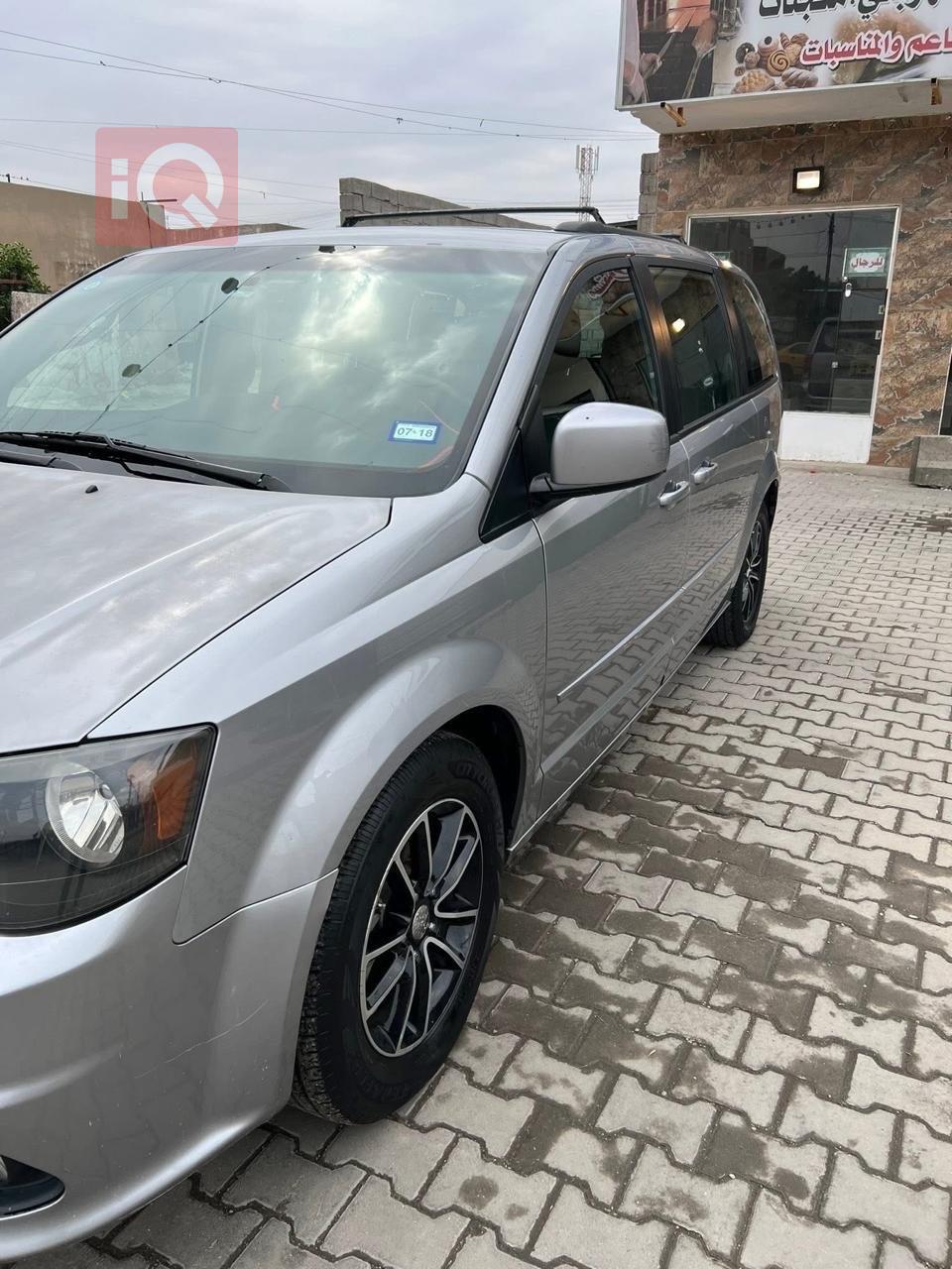 دودج جراند كارافان